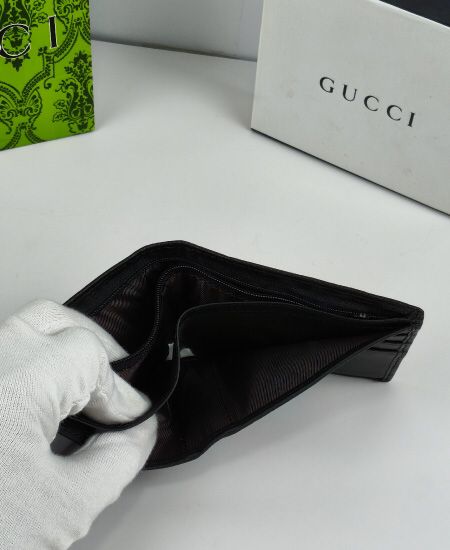 {Gucci}$ Bifold Wallet ๐ฎ๐น