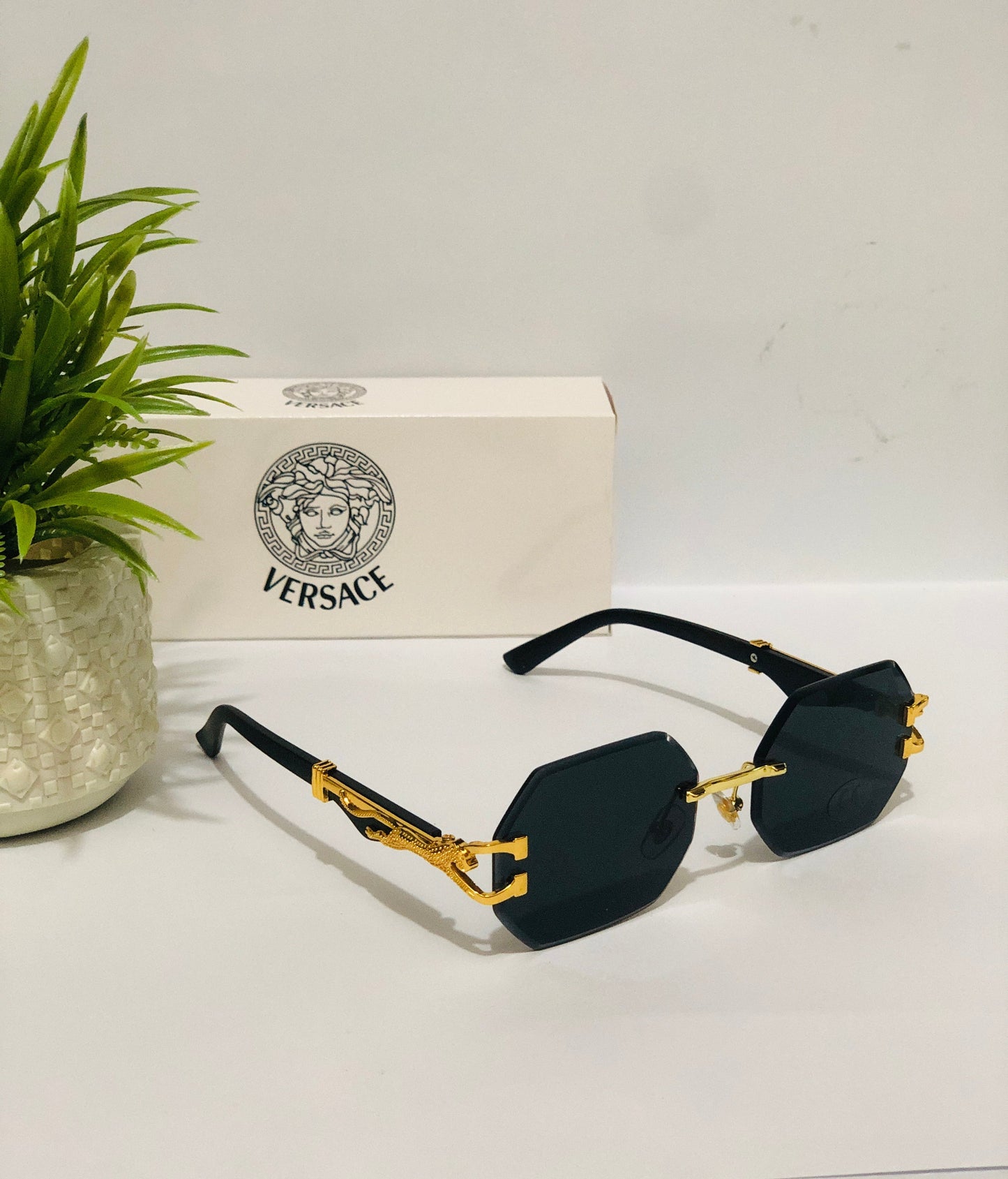 Honey Paji Millionaire Song Glasses