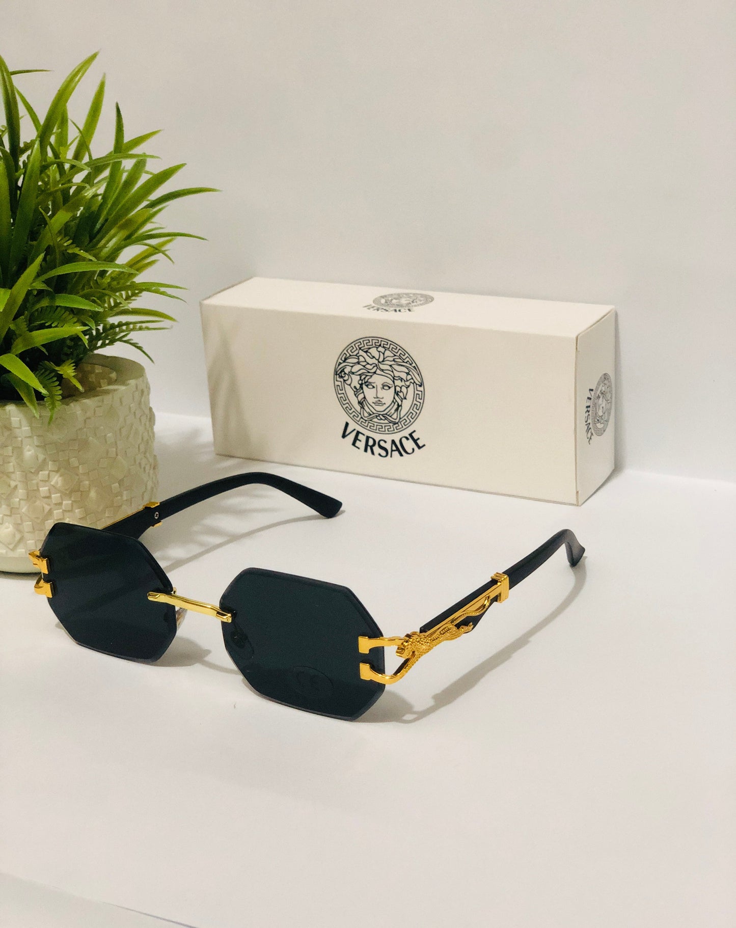 Honey Paji Millionaire Song Glasses