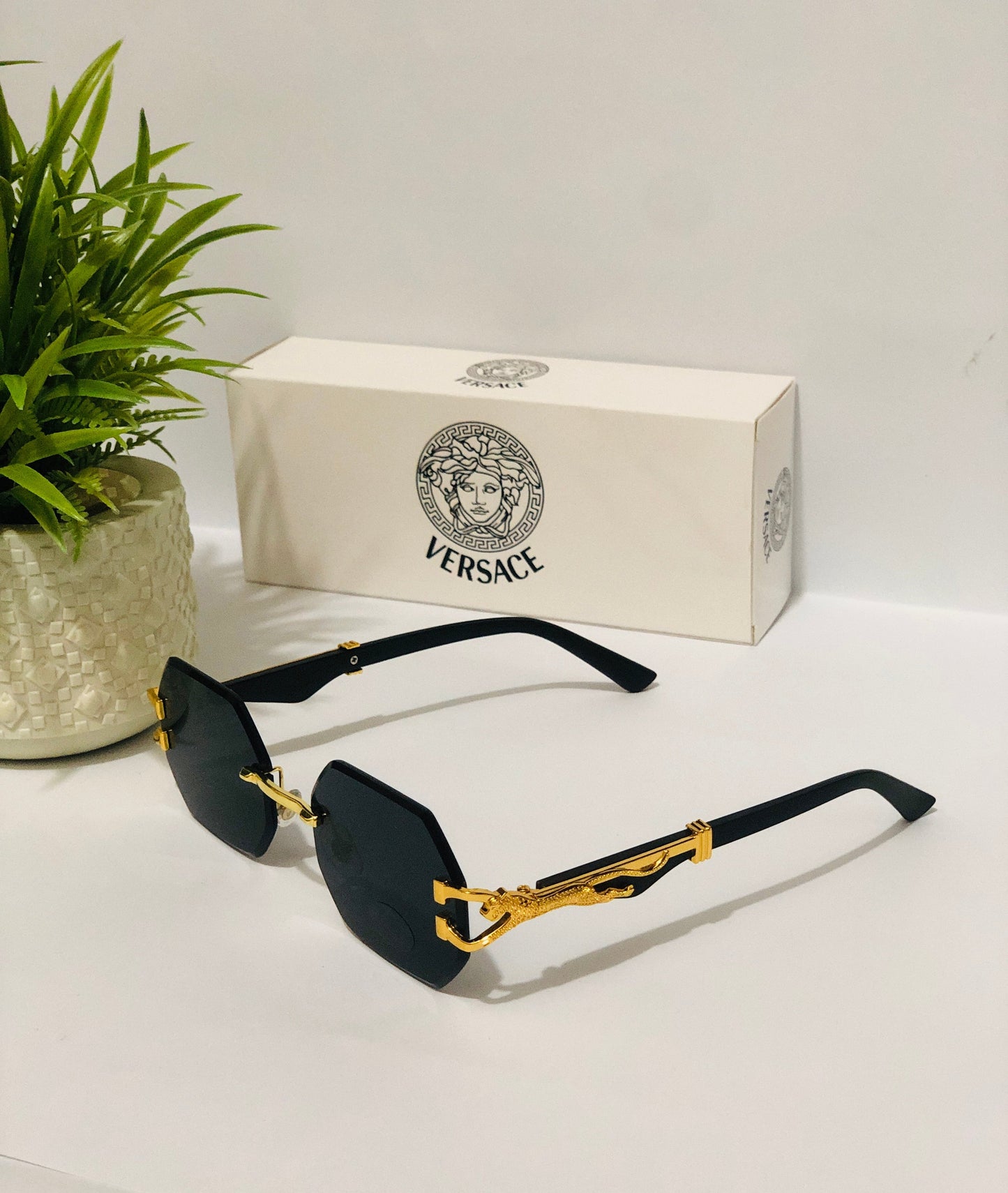 Honey Paji Millionaire Song Glasses